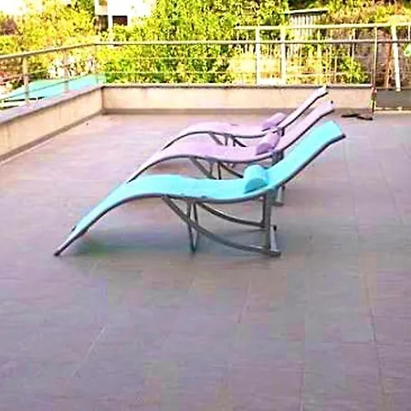 Maison Confortable Avec Vue Sur La Et La Montagne A Oletta.