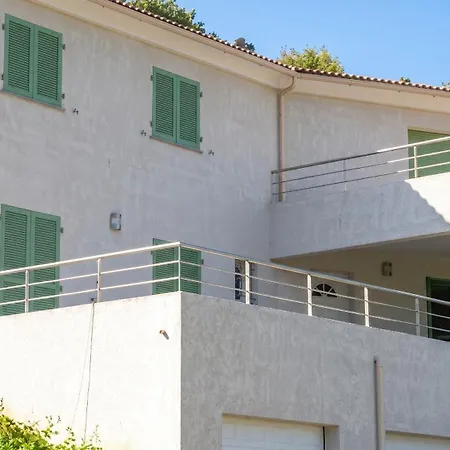 Maison Confortable Avec Vue Sur La Et La Montagne A Oletta. Oletta (Corsica)